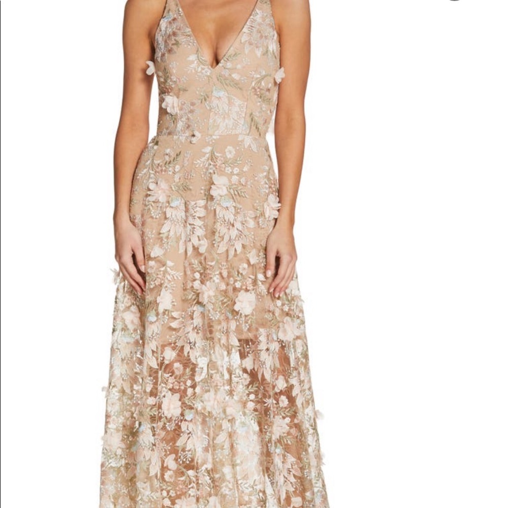 Sidney Deep V-Neck 3D Lace Gown